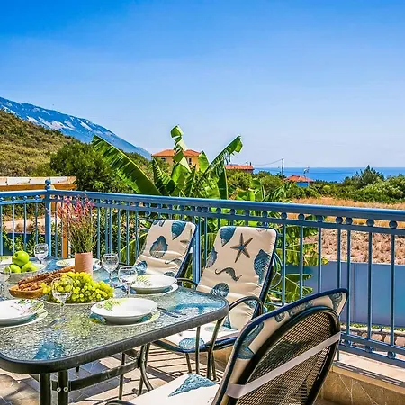 Xenia Καραβάδος